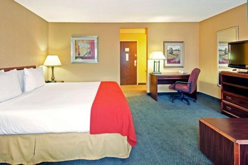 Holiday Inn Express Hotel Fort Campbell-Oak Grove By Ihg Quarto foto